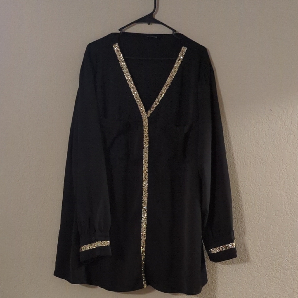 BloomChic Black Top